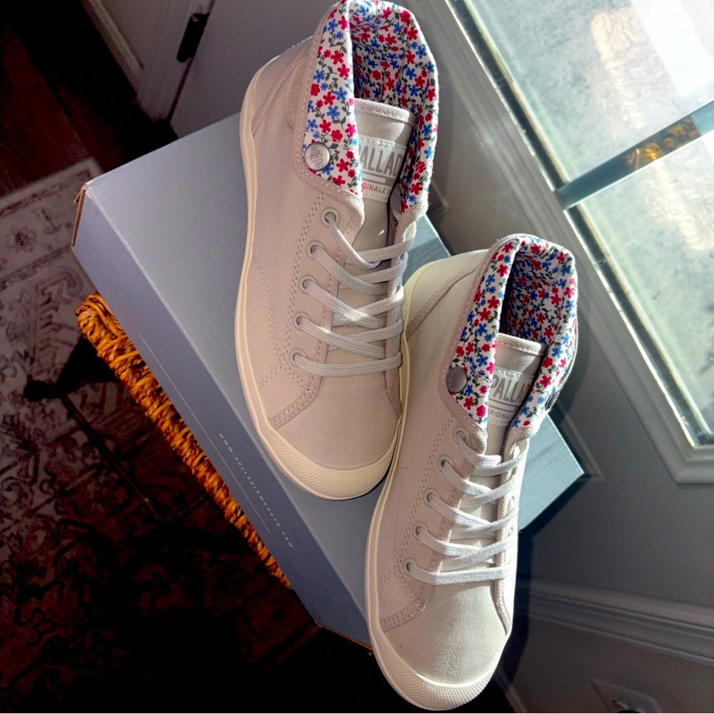 Palladium Women's Aventure Sneaker Lotus Canvas Hi Top Shoes -Size US 8 - Picture 6 of 12
